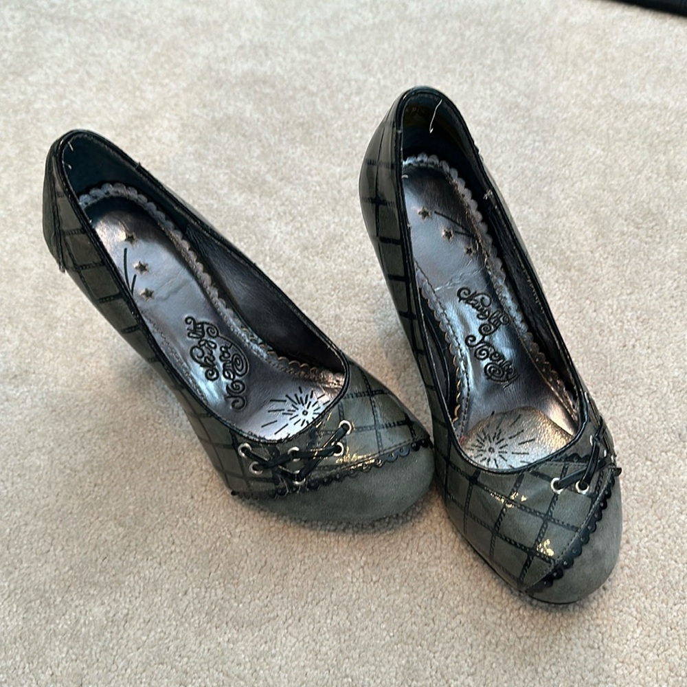 Naughty Monkey heels size 6.5